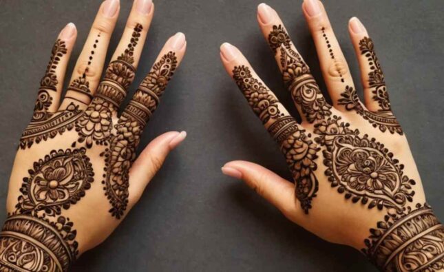 Simple Mehndi Back Hand Design